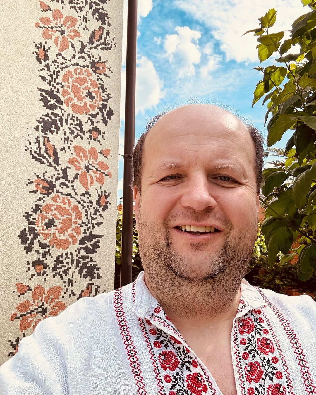 "В медицине такие случаи известны". Виктор Бронюк высказался о путинистках Лорак и Повалий